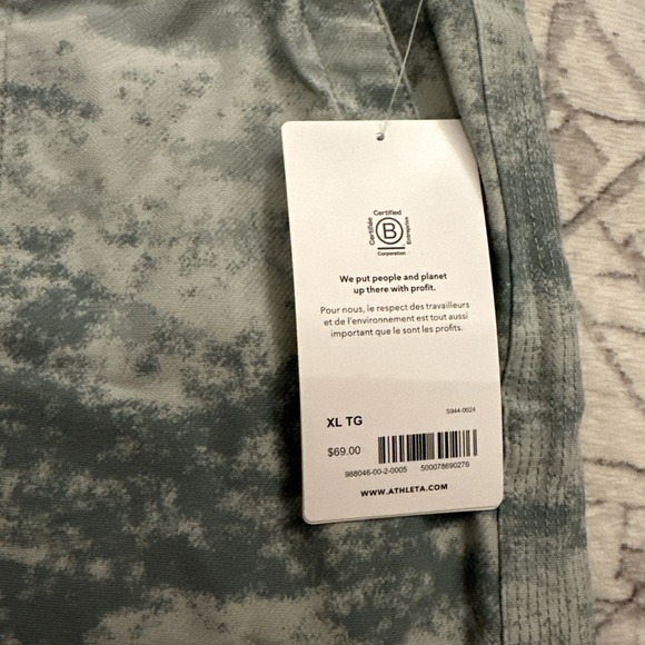 Athleta Farallon Women's Shorts Size XL Color "Fog Camo Coast Gray" NEW - Picture 3 of 10